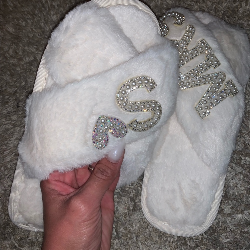 Faux Fur Slippers NWT - Picture 3 of 4